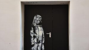 Porta Bataclan Banksy