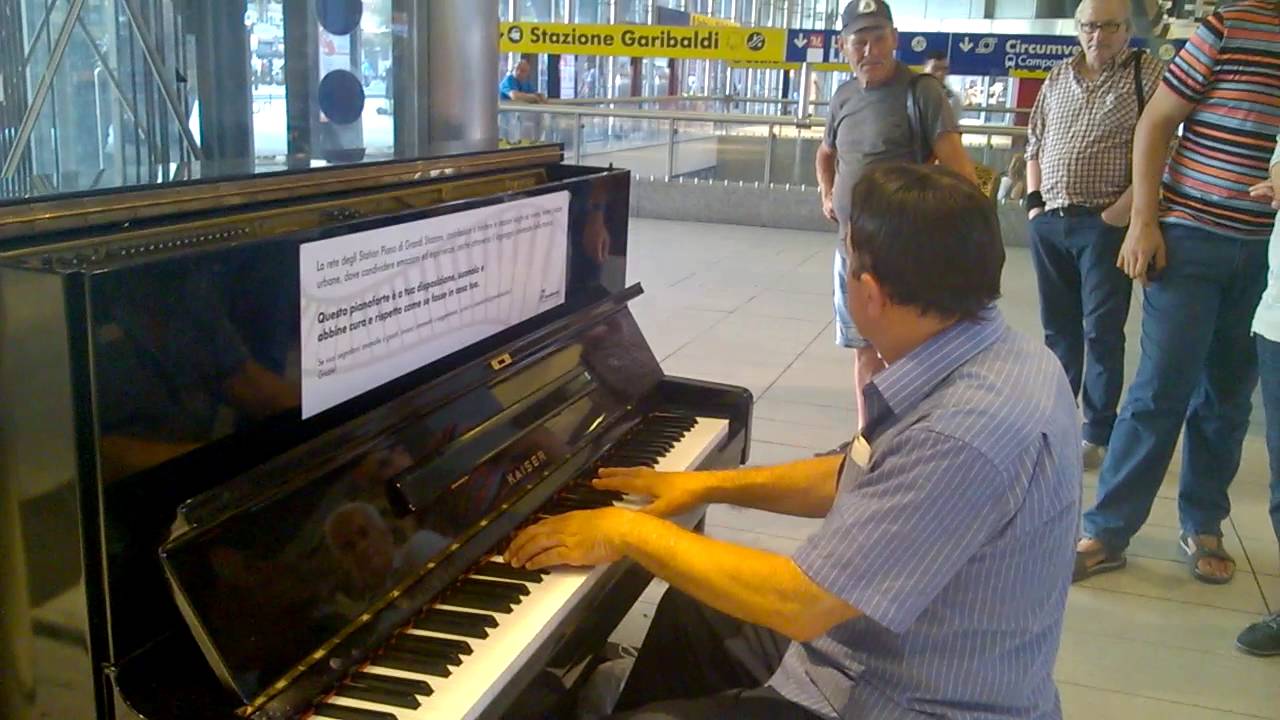 Napoli pianoforte Stazione Centrale FFSS