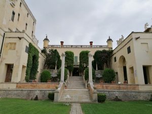 5.-Castello-del-Catajo-ingresso-e-vista-dal-cortile-grande