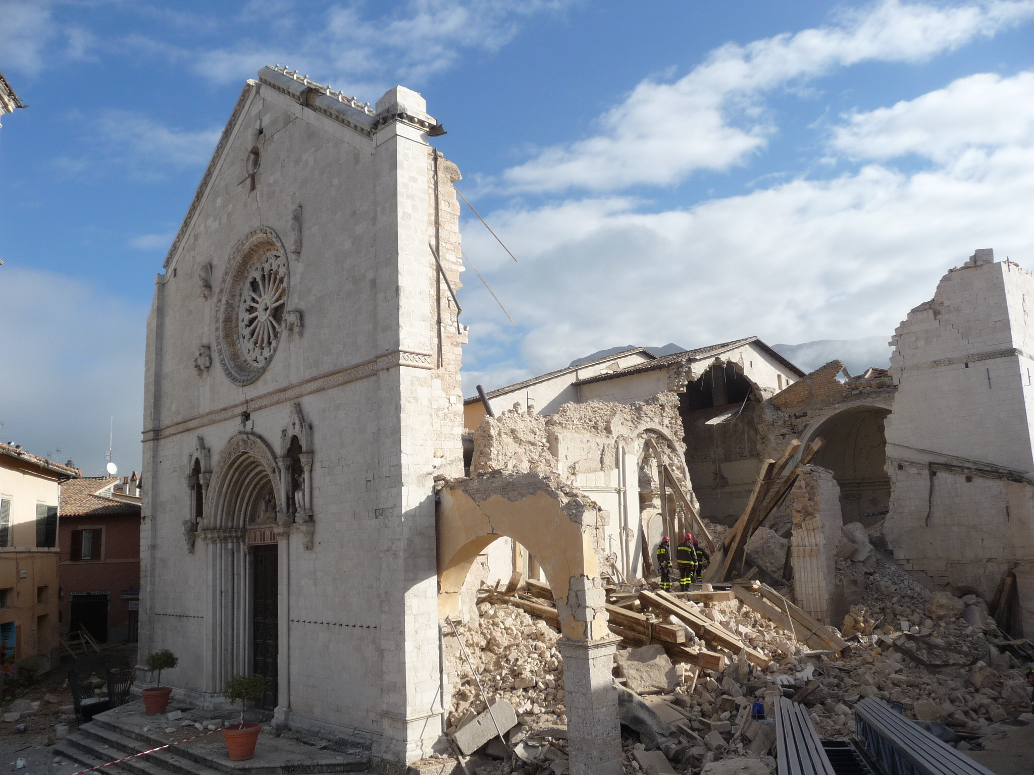 Basilica di Norcia post terremoto