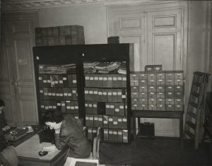 Les-locaux-du-Centre-de-documentation-Juive-Contemporaine-CDJC.-Paris-1953.-©-Coll.-Memorial-de-la-Shoah-Paris.