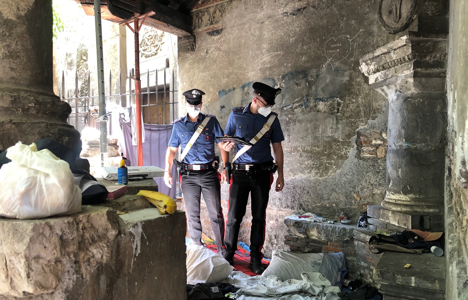 Carabinieri bivacco Piazza Fiume3