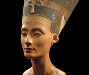 Busto-Nefertiti-1