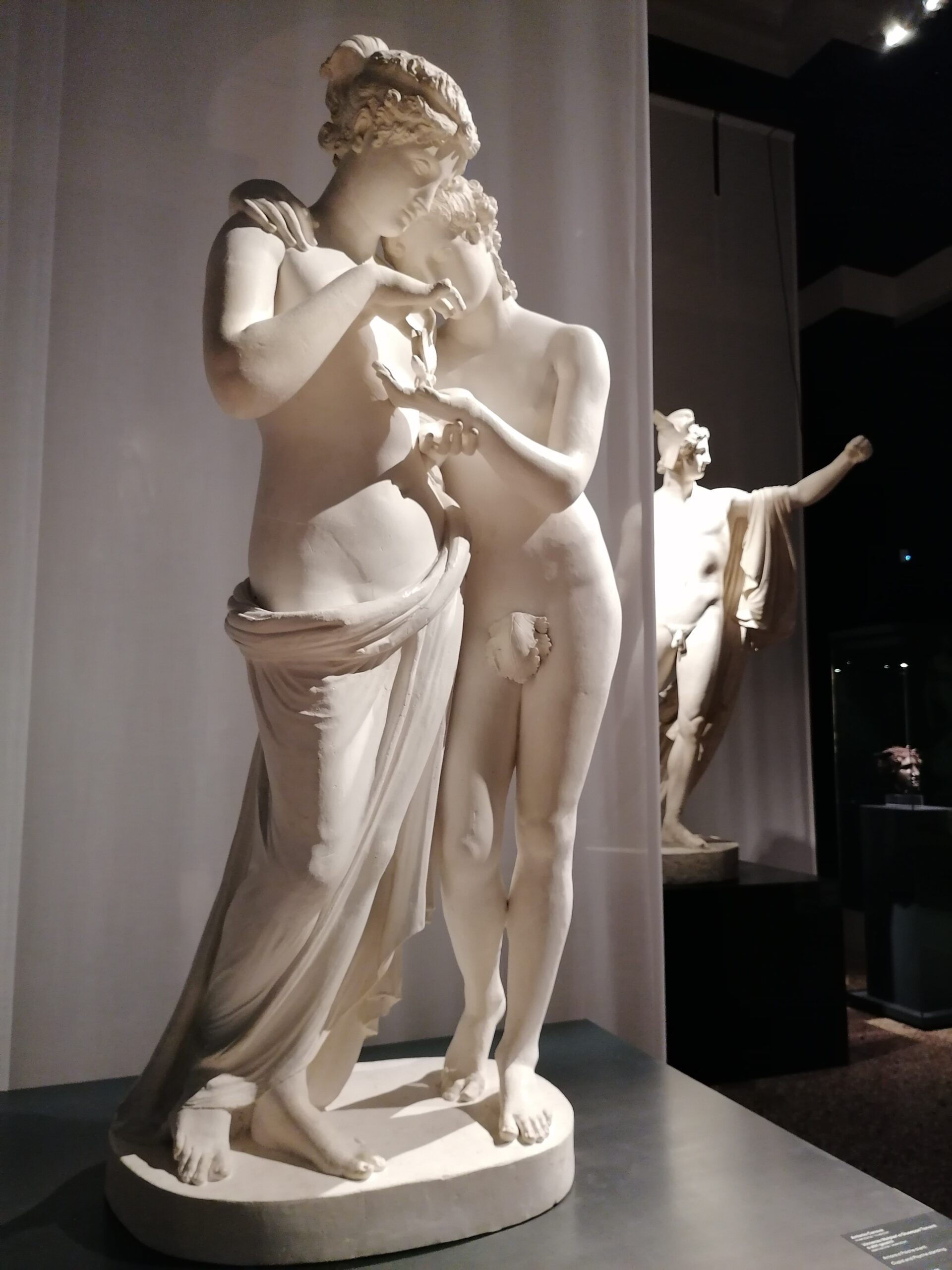 Io-Canova-Amore-e-Psiche-stanti