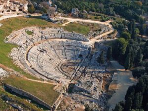 Teatro-Greco-di-Siracusa-wikipedia