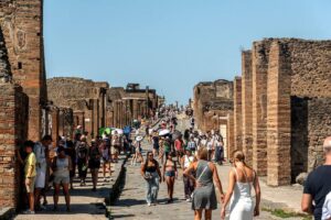 TURISTI-A-POMPEI-