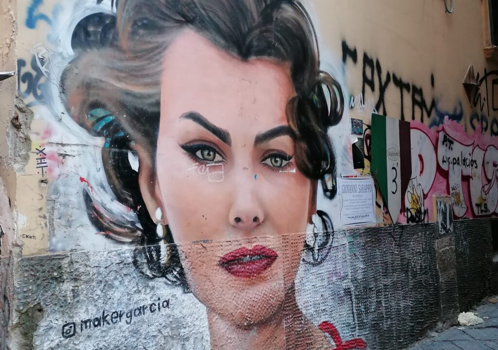 Murales Sofia Loren copertina