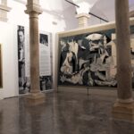 Allestimento sala II Crocifissione e arazzo Guernica