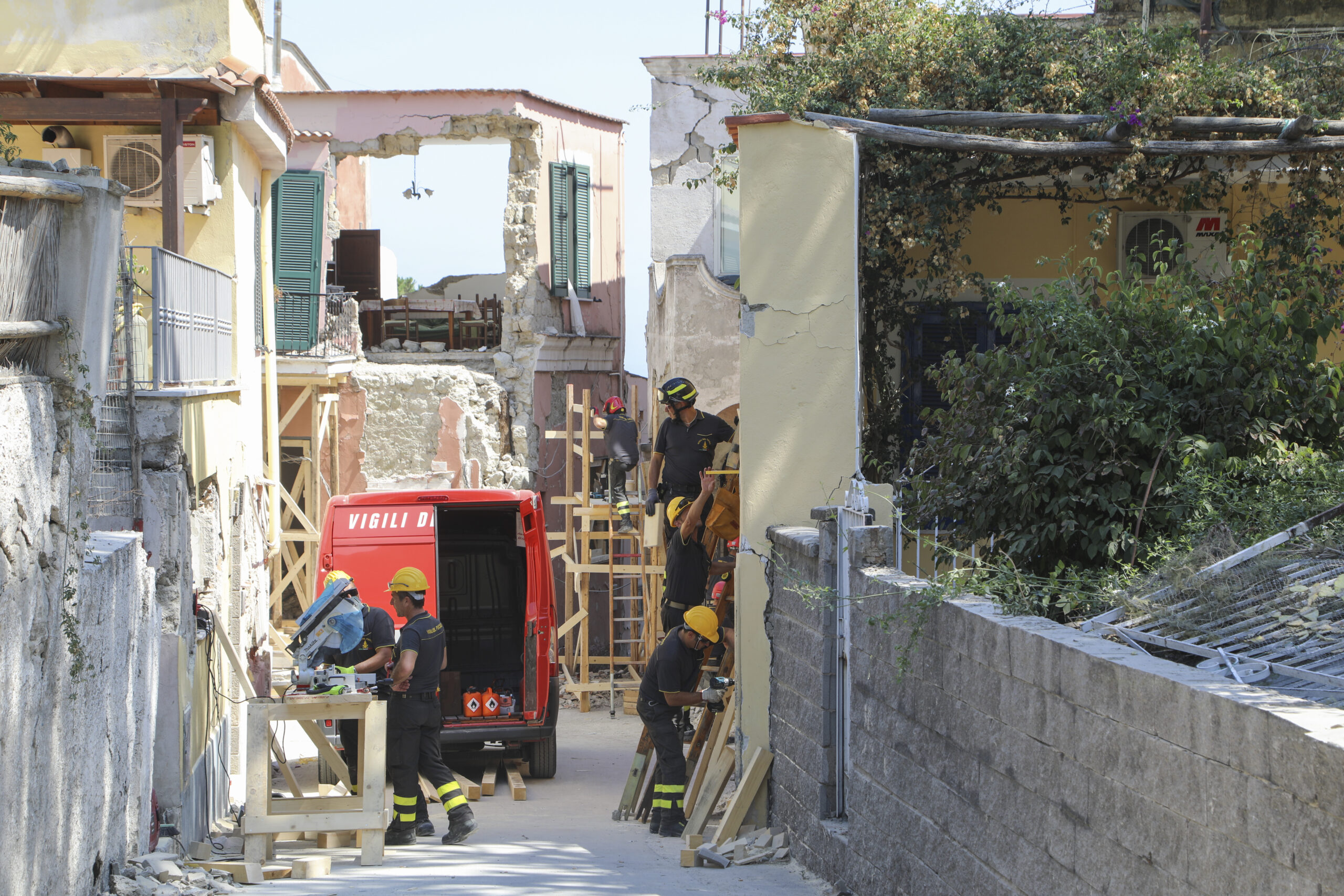 Terremoto Ischia, 26 agosto 2017 – Interventi di messa in sicurezza. Catastrofi Naturali, Protezione Civile