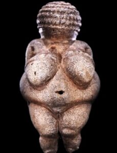 1 - La Venere di Willendorf (Paleolitico superiore) Naturhistorisches Museum, Vienna